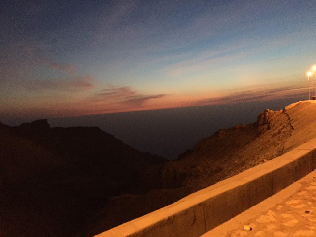 nadiaazahid's tweet image. Surreal view from the top of #JabelHafeet #Dubai