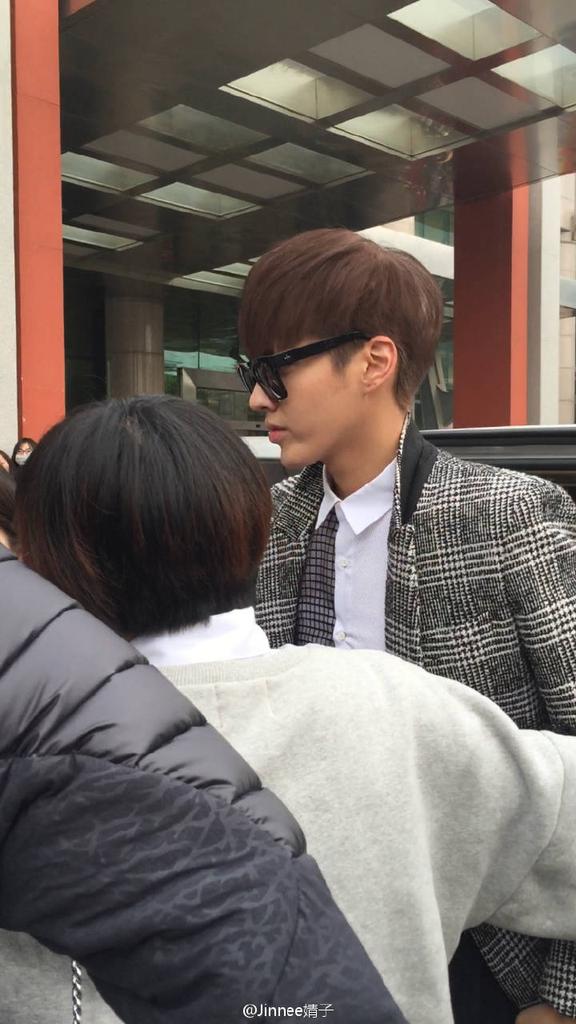 ranirafikas's tweet photo. krissica feels😍 "@/jungsooyeonkr: ODG Kris is wearing his Blanc &amp; Enclare shades again!!!  http://t.co/5zSjDKROCE"