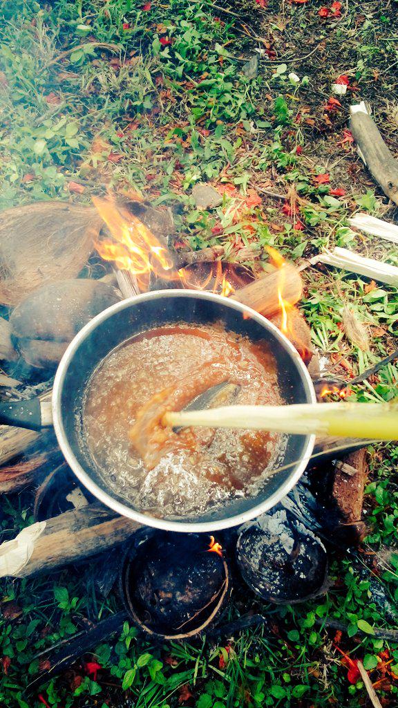 PVeidreyaki's tweet photo. Making #coconut lollies part 1
#Niue #Makefu #IslandStyle http://t.co/9NUG9vF3a7
