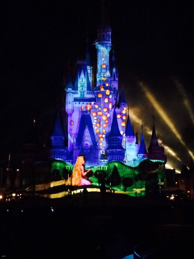 DisenyW0305's tweet photo. ディズニーいきたいですー。
しばらくはいいとか思ってたけど、
やっぱりいきたいです。 http://t.co/co54MJUbLu