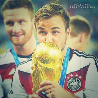 M0_G19's tweet photo. #DFB2014
@MarioGoetze http://t.co/QcraeKbTrk