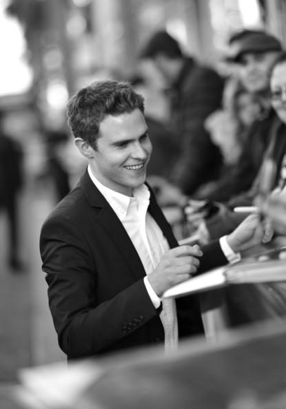 HAPPY BIRTHDAY IAIN DE CAESTECKER. I LOVE YOU SO MUCH BABYYYYY. 