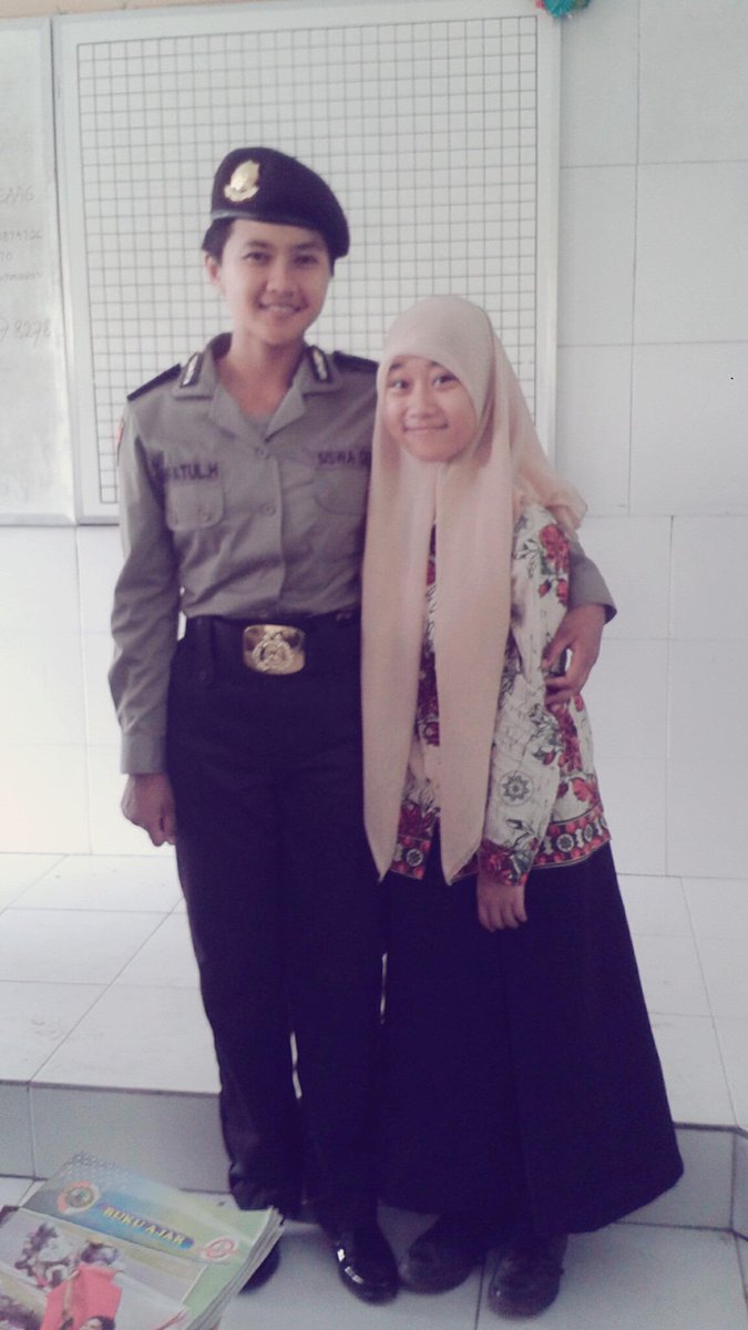 Chiezca_Driya's tweet photo. folback ya kak @SoifatulH {}
Sukses selalu ♥ http://t.co/s2PnA1xBdj