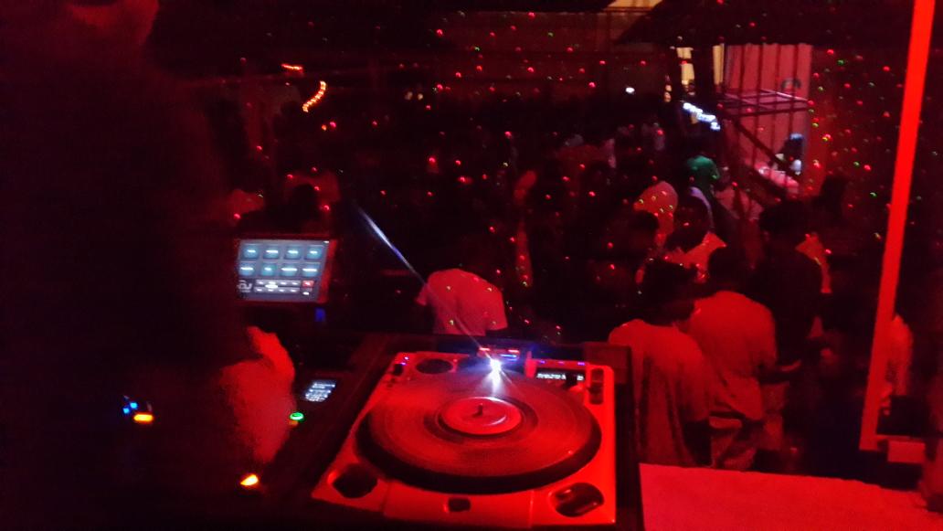 DjJackPanfire's tweet photo. Unprecedented they said. .. #cabaret #sourcematelas #djjack #djpanfire http://t.co/I3f1i9zn4G