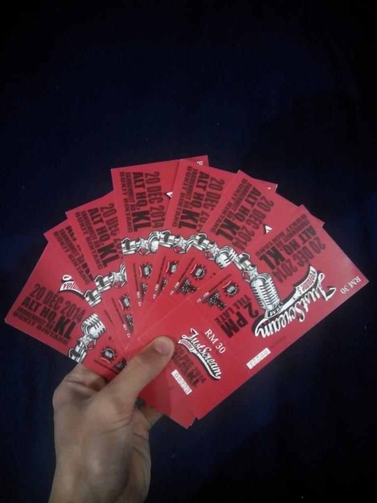 sape yg belum beli ticket #JustScream5 boleh beli kt aku ..meh meh ..sementara stok masih ade 😄😄