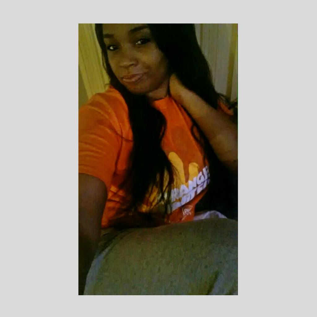 Dott_DaStallion's tweet photo. 2:23Am. #SheRachet #OnTheClockTho๐ธ http://t.co/bHFE37cYVB