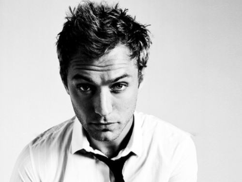 Happy birthday to the one and only Jude Law. And thanks for always staying classy <3 