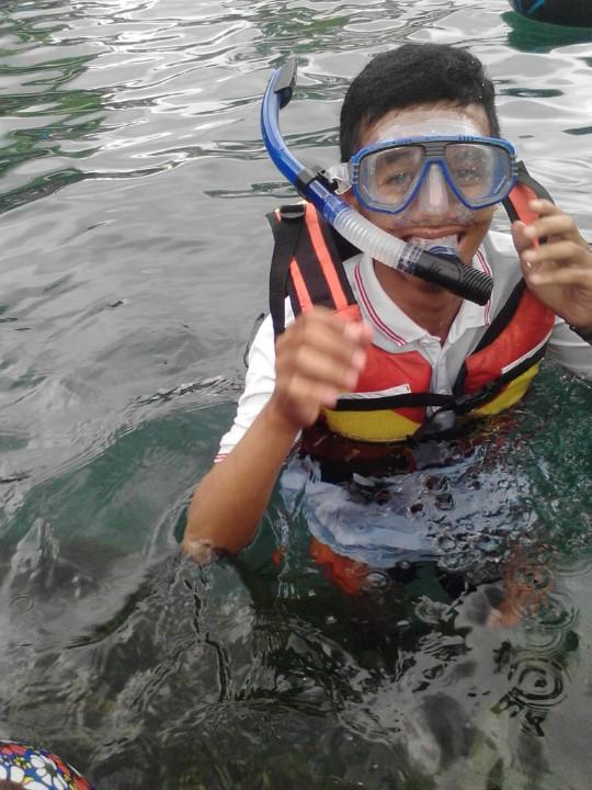 nuke_UCR's tweet photo. Ganteng. Kacamatanya o_o http://t.co/4JbqnYSdSy