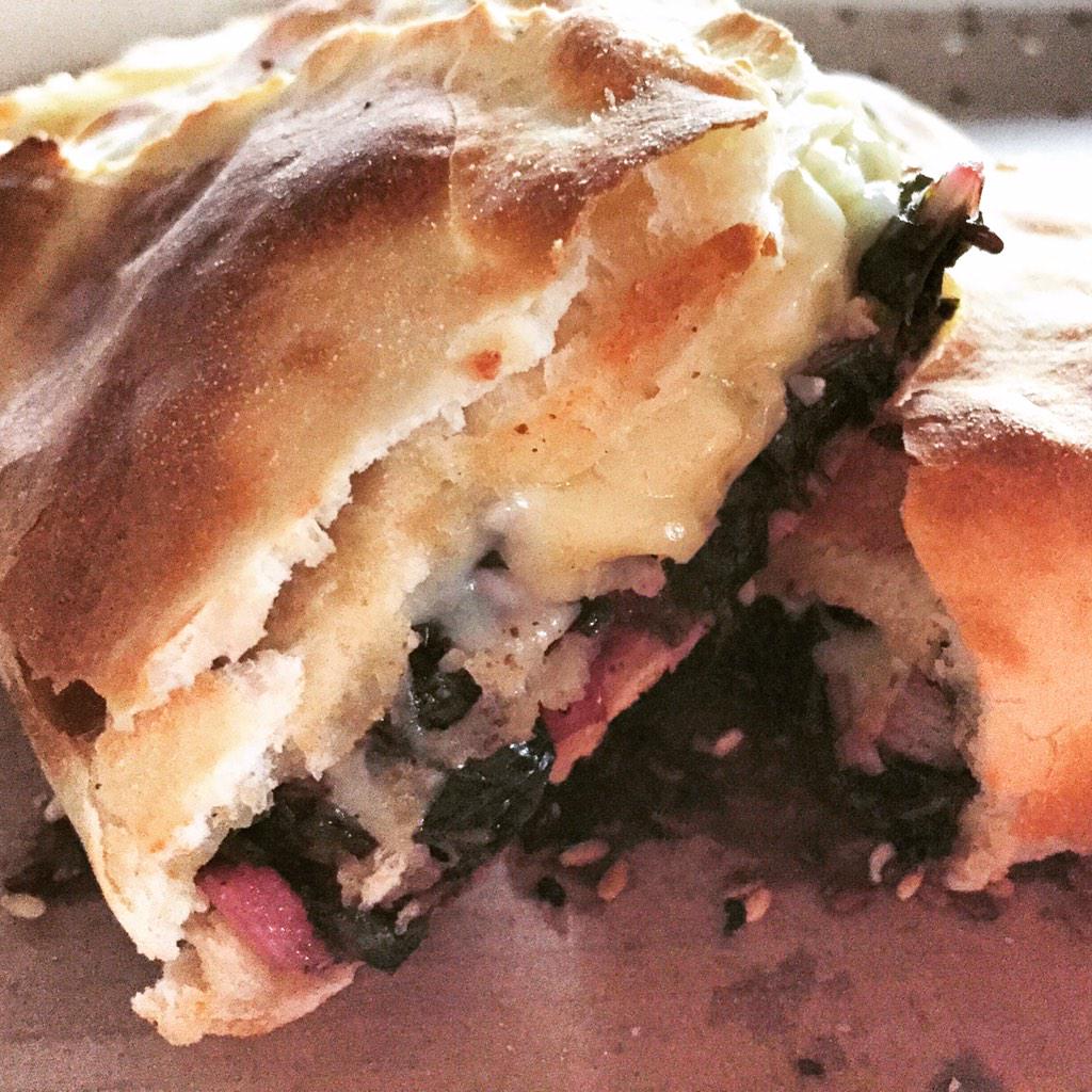 Lebanese pizza and pides at the new Munoosh Shop in Macquarie Fields sydneyfoodlovers.com.au/the-munoosh-sh… #munoosh #macquarie