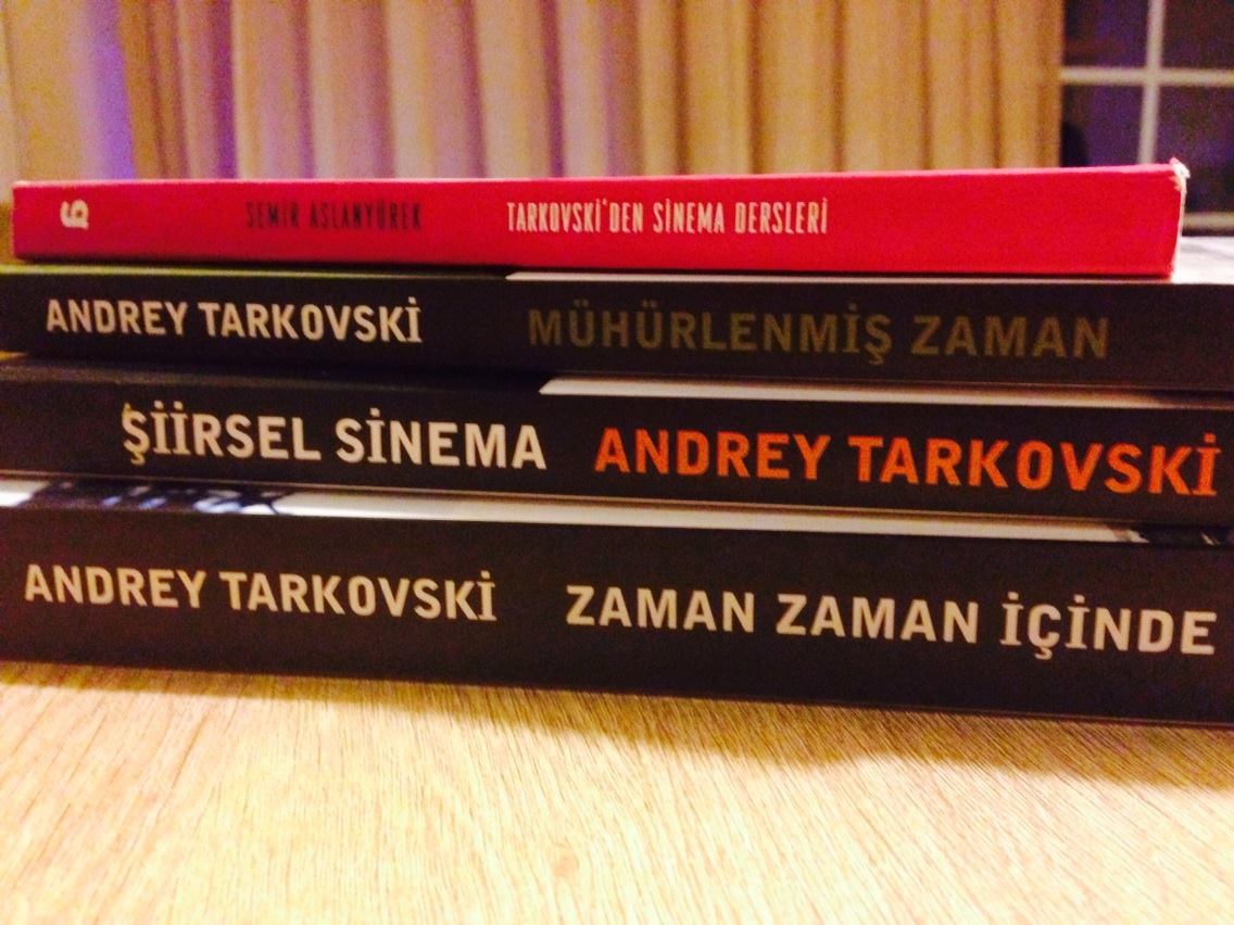 Bugün Tarkovski'nin ölüm yıldönümü... Tarkovski kitapları Agora Kitaplığı'nda: