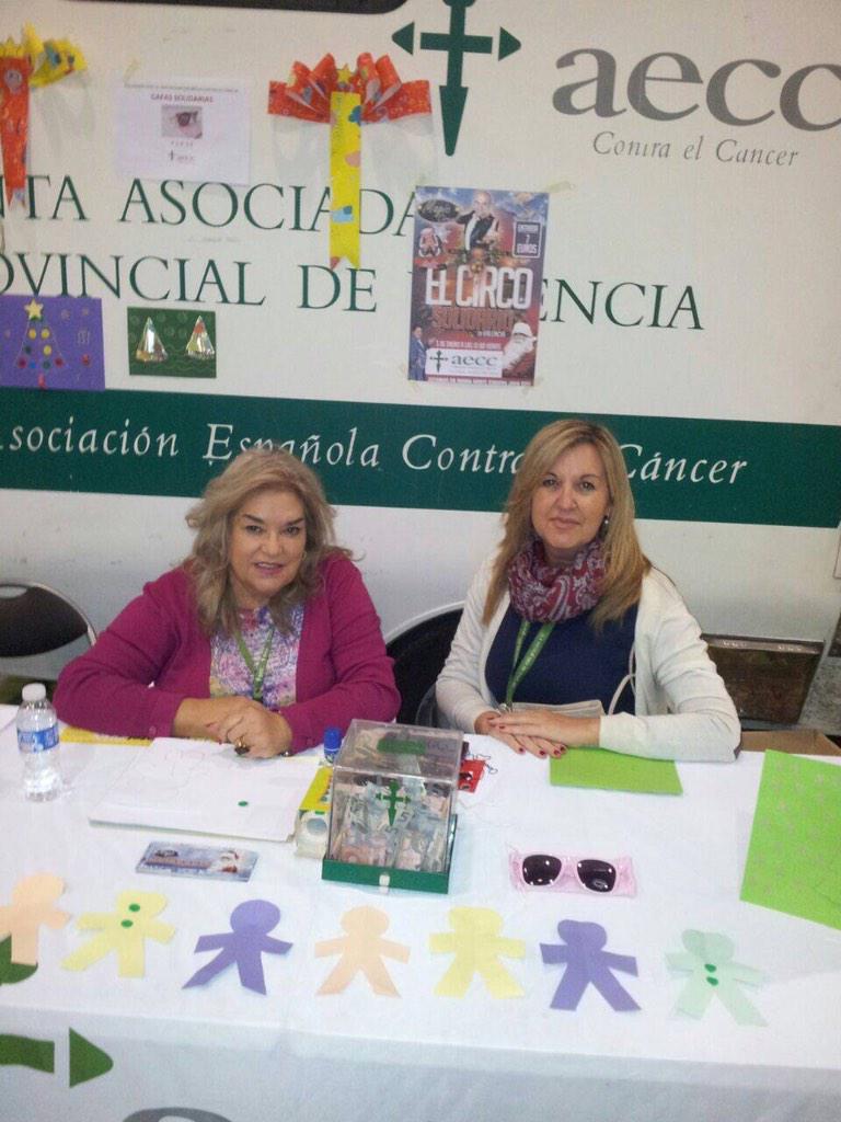 ContraCancerVAL's tweet photo. Y continuamos en @Expo_Jove con @circovalencia @ladipuenlared @vlcnoticias http://t.co/IzvWtgJogP