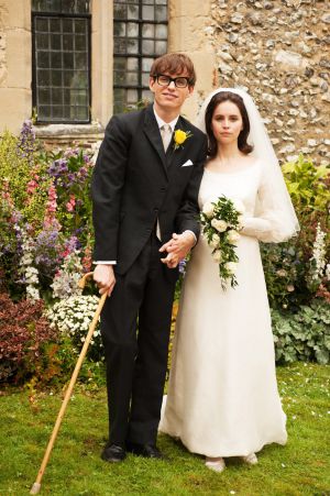 el_pais's tweet photo. Hawking sobre dos piernas http://t.co/WKqYyUWwon Así es la novela de la primera esposa del científico http://t.co/KbfOJcUXn5