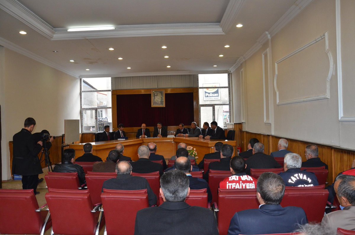 fettahaksoyfan's tweet photo. Bem-Bir Sen ile Sosyal Denge Sözlşmsi İmzalandı @Fettahaksoy @bembirsengnl @MrselTURBAY @BitlisBemBirSen @NazmiOLCAY_ http://t.co/zkeOkxUhLp