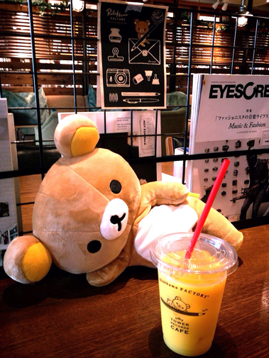 fairyszz's tweet photo. คาเฟ่ริลัคคุมะ Rilakkuma × TOWER RECORDS CAFE ที่สาขา Shibuya http://t.co/tfNQmxI91S