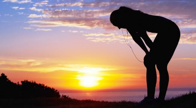 atusaludenlinea's tweet image. #TipsRunning | Hay quien corre todos los días para mejorar más rápido,pero sin descanso no hay mejora.