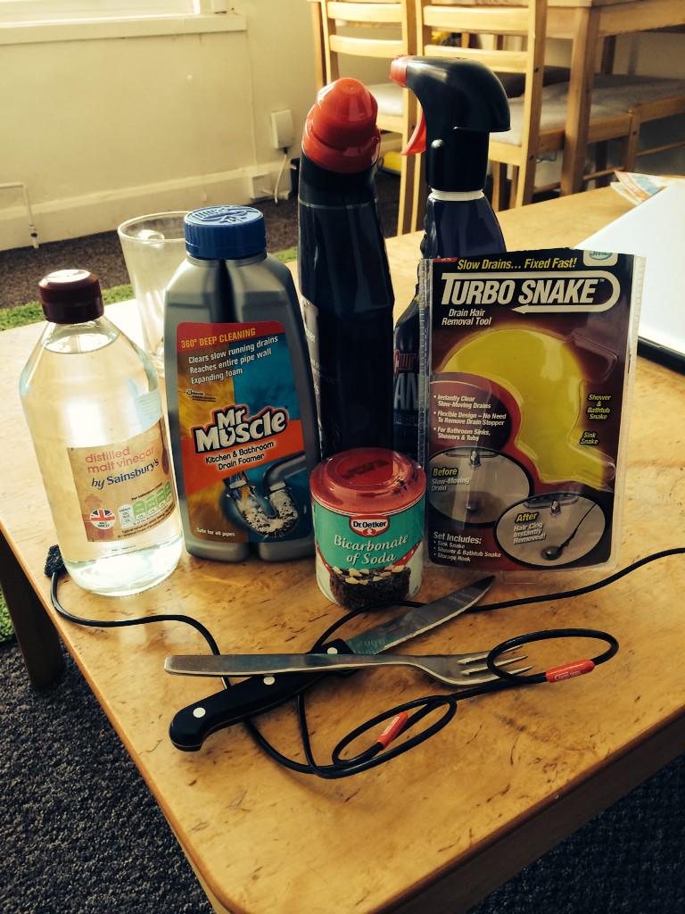 WiredFolk's tweet photo. #MondayMission to fight the plug. If this doesn't work then other #creative suggestions welcome! http://t.co/pJKnhq7cur