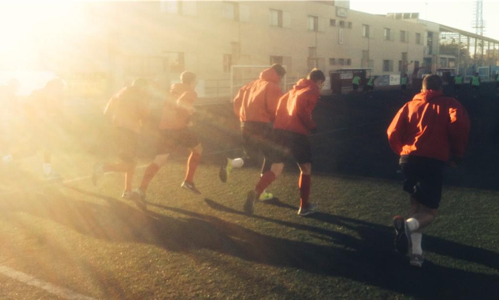 paco_md78's tweet photo. Vuelta a los entrenamientos con + fuerza e ilusión q nunca!! #SeremosLoQueQueramosSer #YoCreoEnElAUDjuvA 👊💪🔴⚫️⚽️ http://t.co/OJBAb0zjTu