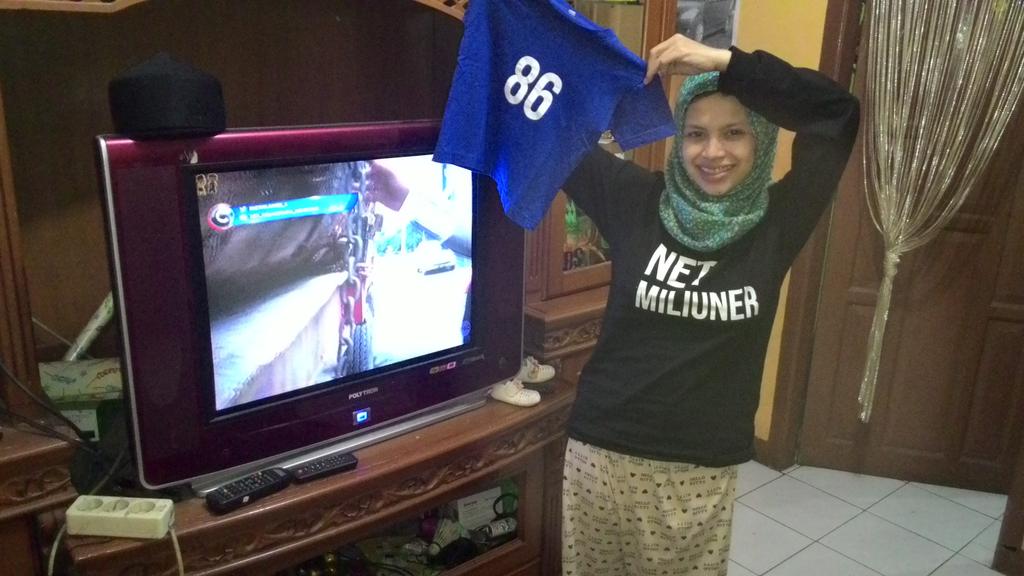 ochyGreen's tweet photo. Salam hormat Pak Polisi, yuk masyarakat dukung Pak Polisi biar aman damai terus... #NETMiliuner_4 http://t.co/iiAa2qjgKT