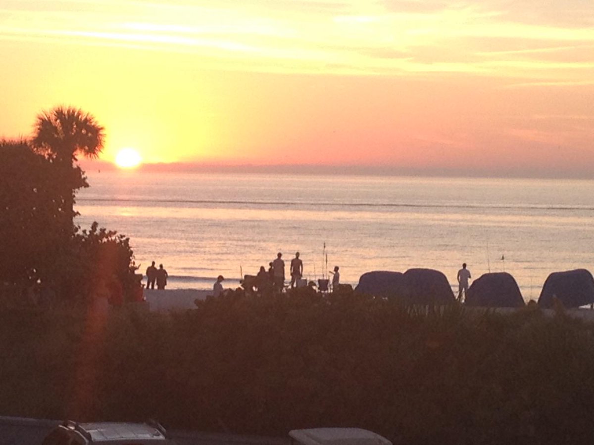 samguinnpeace's tweet photo. Florida sunset. Mesmerizing! http://t.co/tPRVVgE7cN