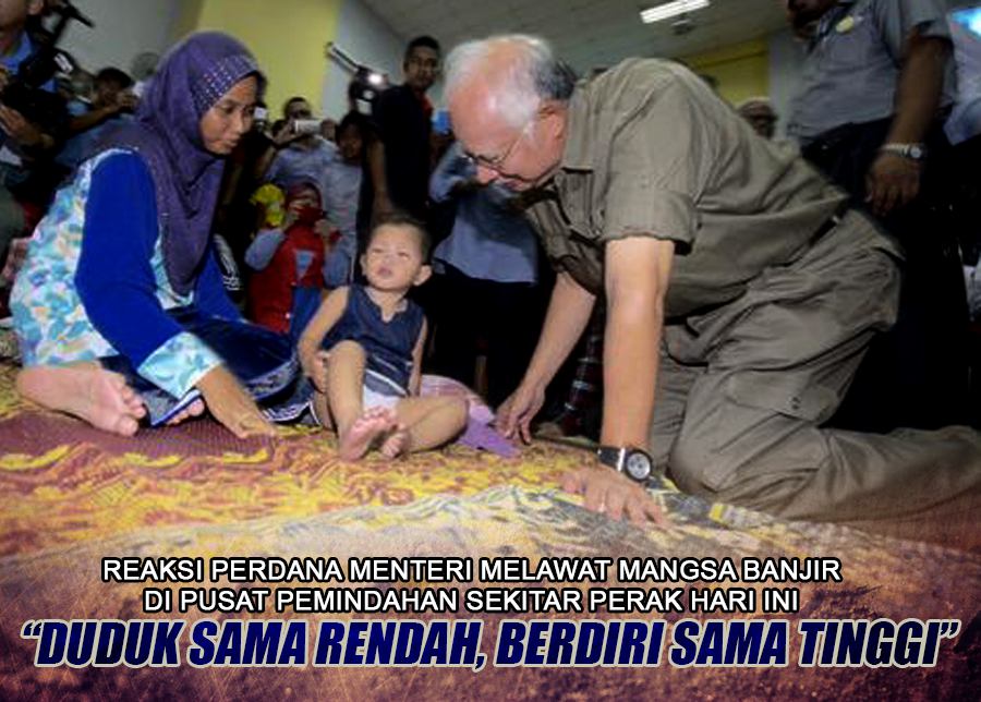 idgafayum's tweet photo. Hari ini PM melawat mangsa banjir sekitar Perak #prayforperak #prayforkualakangsar http://t.co/ubPRXRjy7M