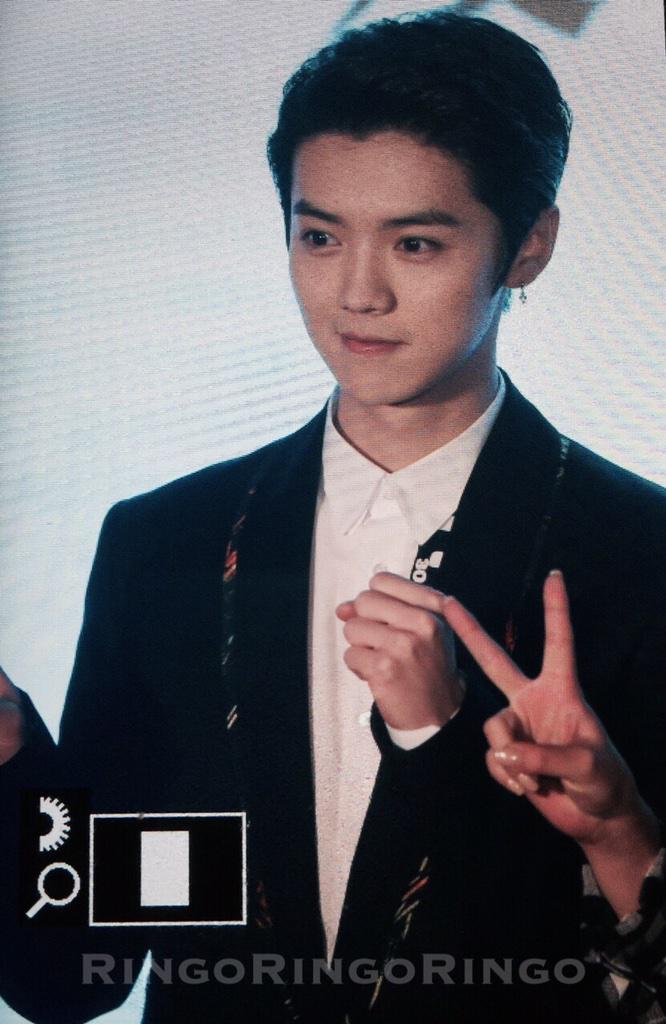 RingoRingo0420's tweet photo. #鹿晗 #luhan Preview2 重返20岁In Shanghai http://t.co/H5DuPEMSnf