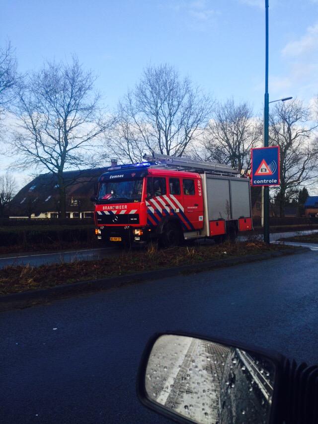 Hoogwerker #baarn assisteert bij #brand #wakkerendijk #eemnes