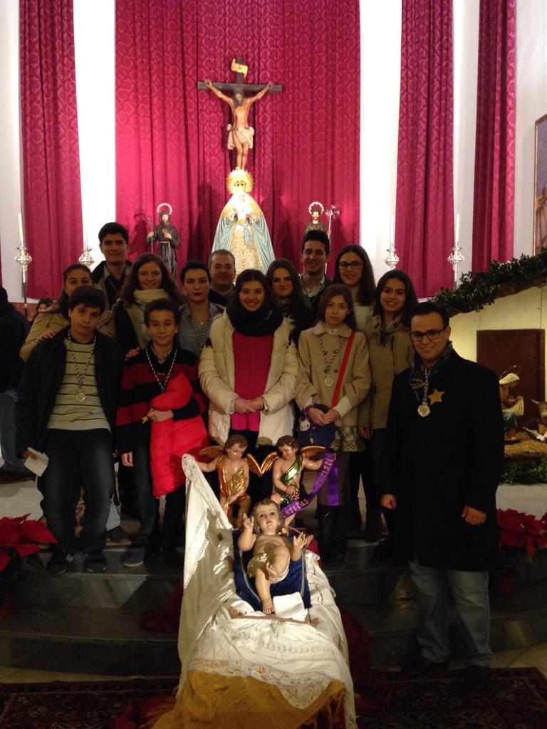 DNBellavista's tweet photo. Nuestro grupo joven ayer en el III @jovencuentro de hermandades del Viernes de Dolores y Sábado de Pasión http://t.co/vh2Gu3MqrR