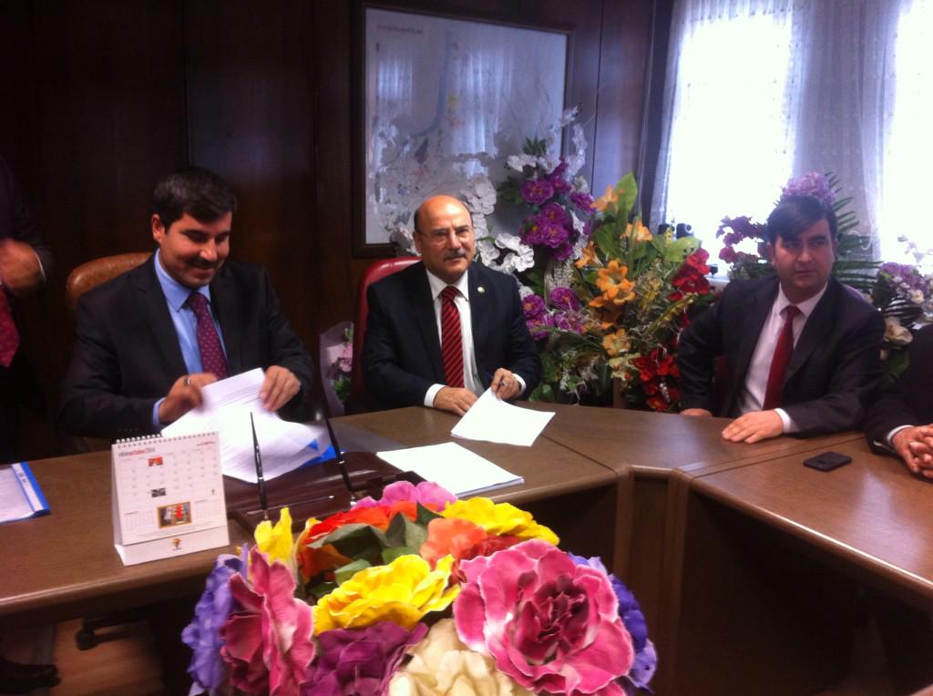 Sayın genel başkanımız <a href="/MrselTURBAY/">Mürsel TURBAY</a> Muş Belediyesinde SDS imzaladı. Hayırlı olsun. @bembirsengnl <a href="/NazmiOLCAY_/">Nazmi Olcay🚒</a>