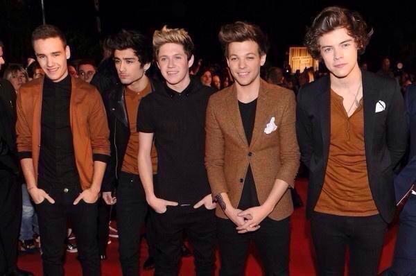 SunbeamMiley's tweet photo. #reasonsniallleftonedirection 

He's tired of this "let's have a dress code and not tell Niall" thing  http://t.co/sMjd6dJjzb