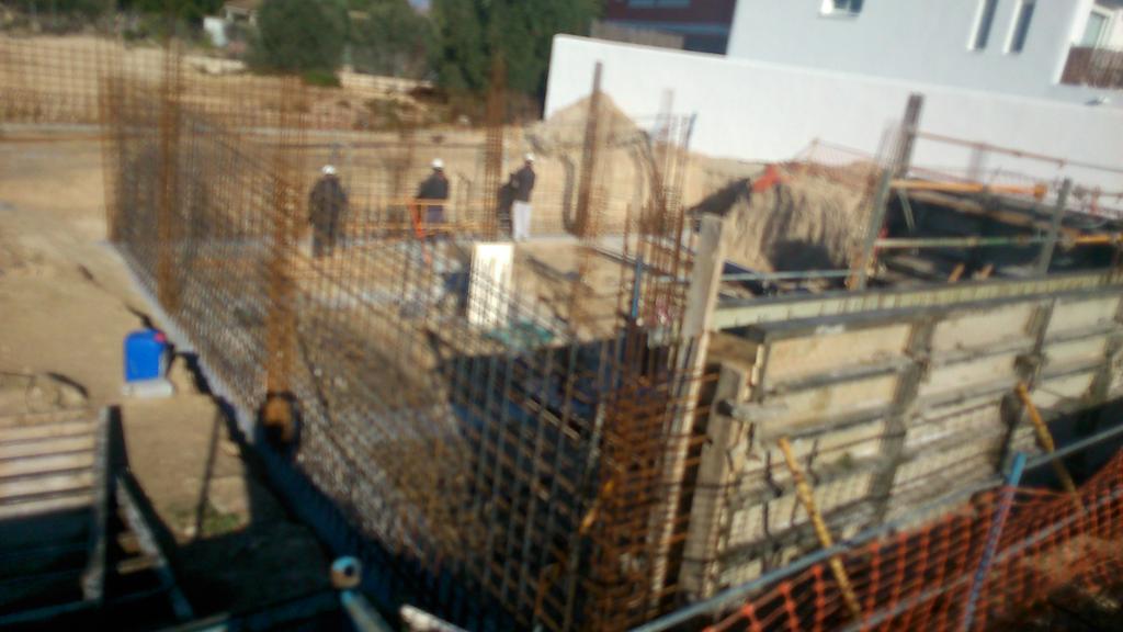 jmbermejoarquit's tweet photo. Condicionarnos nos hace menos libres......vivienda en La Alcayna http://t.co/9DWSGvMeEe