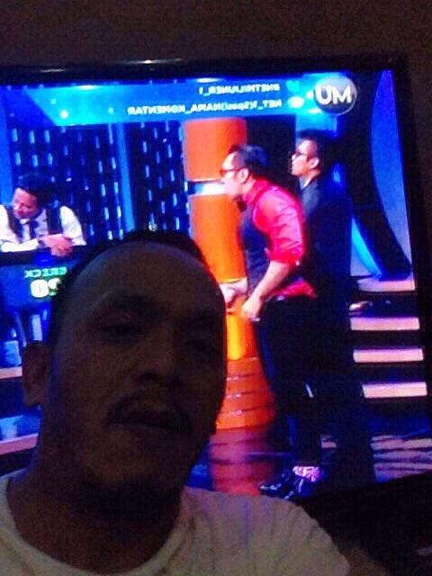 ansopp's tweet photo. love what u do & do what u love aheee saik bingit dah hehe @BDMelodi_NET @netmediatama #NETMILIUNER_1 - http://t.co/TMB2SZgLjQ