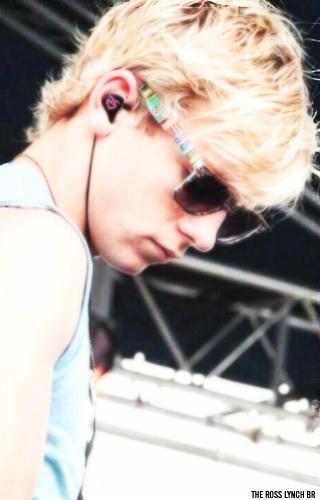 HAPPY BIRTHDAY TO YOU HAPPY BIRTHDAY TO YOU HAPPYBIRTHDAY  ROSS LYNCH HAPPY BIRTHDAY TO YOU 