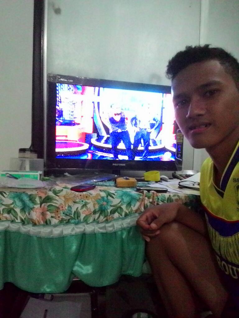 Novranaa's tweet photo. @netmediatama sebelum makan, gila gila an dulu bersama changcuters di BD Melodi #netmiliuner_1 http://t.co/1XJflOX99M