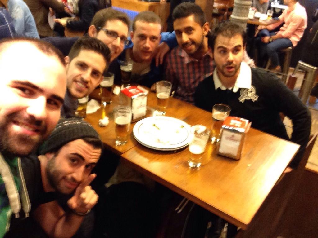 corpsito's tweet photo. Ayer por la Latina con la @R_Suciedad y compañía. http://t.co/rOZ6QvkBbF