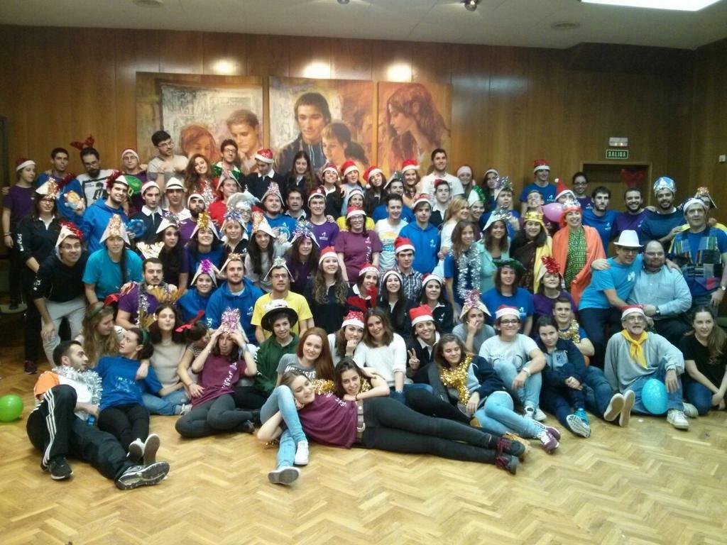 marchainma's tweet photo. Algunos de nuestros animadores de MarCha Inmaculada participan en diferentes cursos organizados por la provincia. http://t.co/8rnhcXD89o