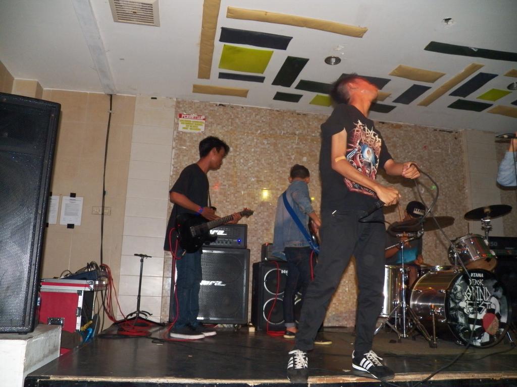 MSLhardcore's tweet photo. Edisan Pasar Segar Depok! http://t.co/IeOwHK5r4L