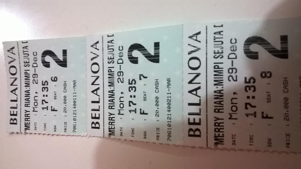 RONALDWILS0N's tweet photo. Film yg sangat bagus dan inspiratif @MerryRiana   watch with my lovely wife @novahani http://t.co/LSBBSd0hGZ