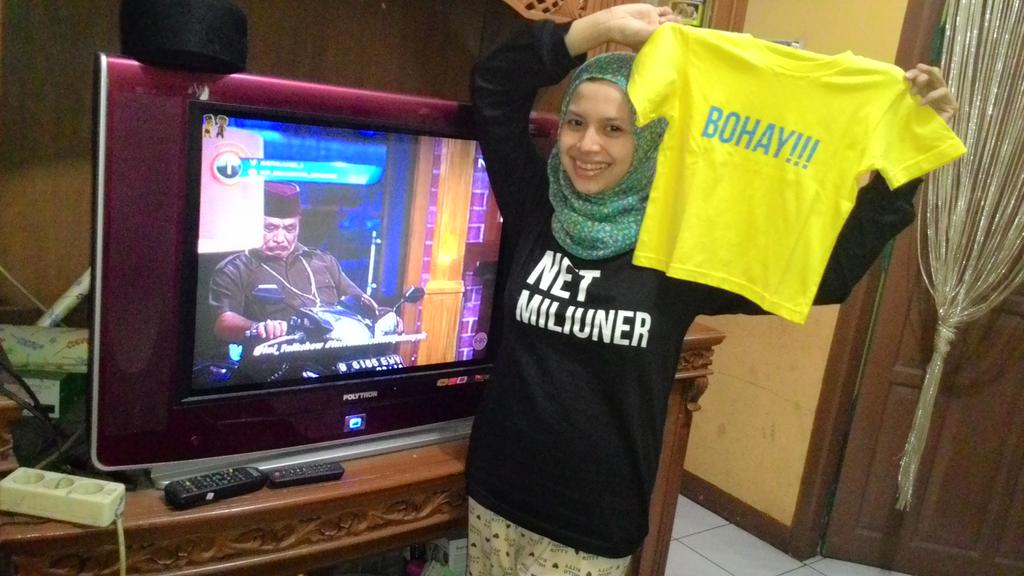 ochyGreen's tweet photo. Om Sule lg kurang semangat nyanyi lagu teh BOHAY ya?! Ayo atuh semangat biar tamunya pd ketawa terus #NETMILIUNER_3 http://t.co/dJ9EdTWqEa