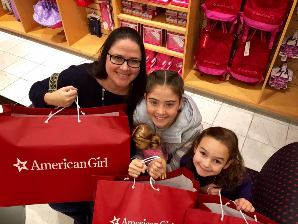 auntventure's tweet photo. Never under-estimate the spending power of a single aunt! Fun #auntventure today with my nieces at the Grove in LA. http://t.co/1l1L9pqttm