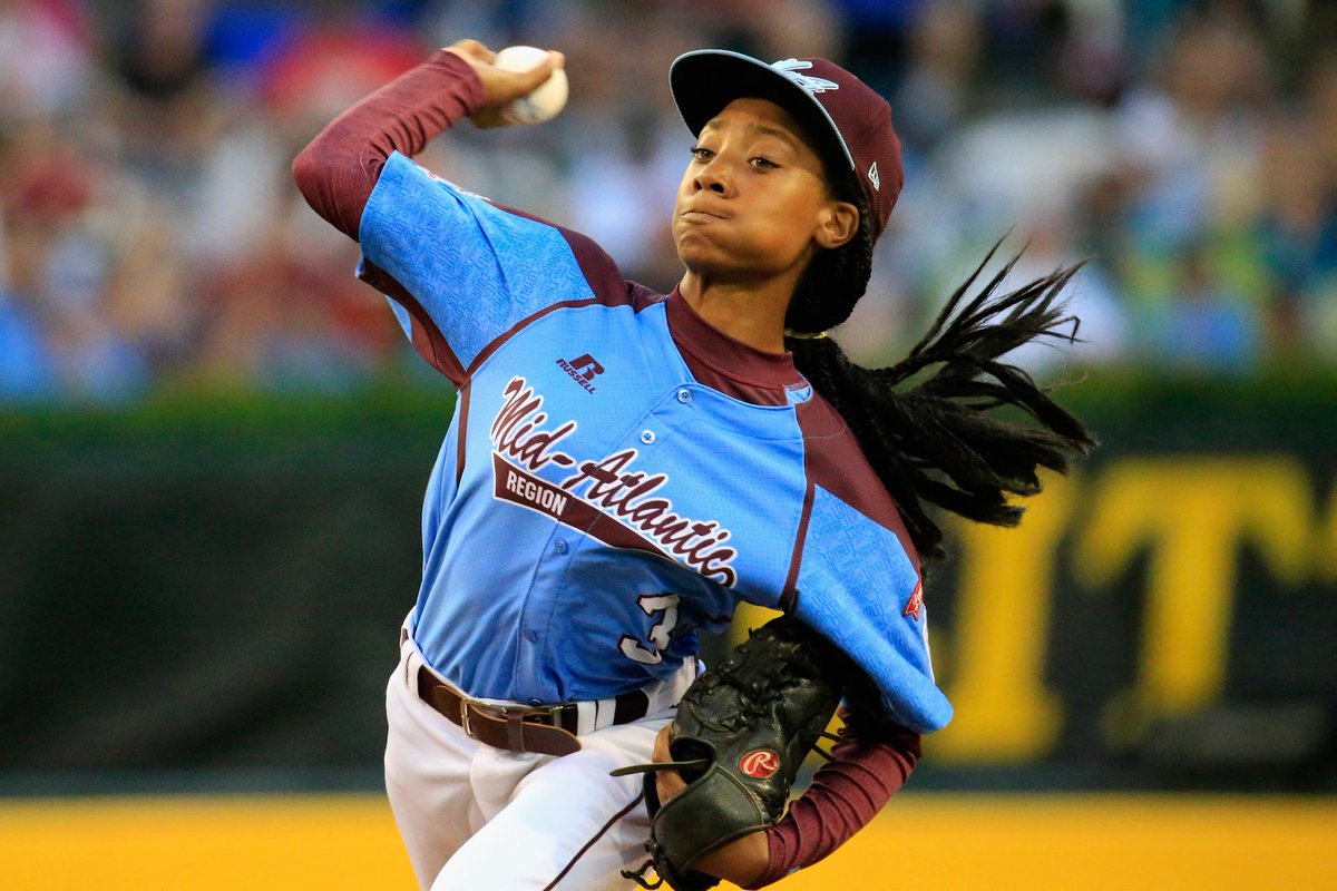 DevineNews's tweet photo. #Inspiration2014 Mo'ne Davis wins 2014 AP Female Athlete of the Year. http://t.co/hXaR35HEo4 @SportsCenter