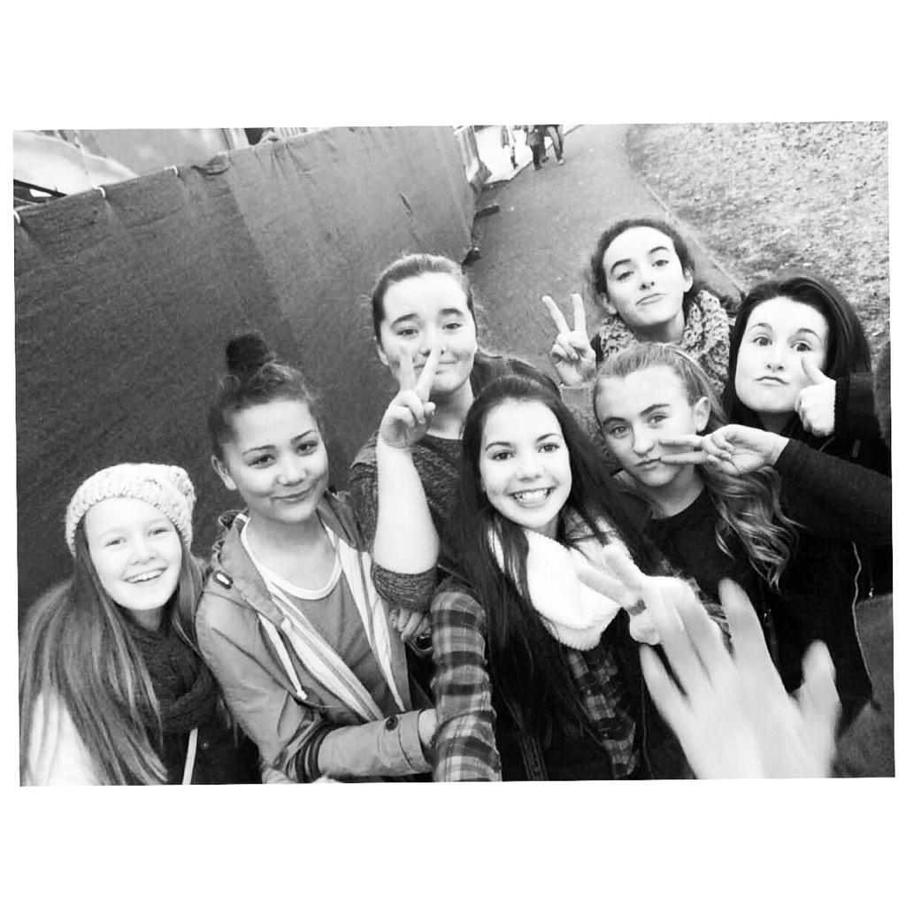 gracecollins124's tweet photo. @HopeSoffia @reinetheaker123 @Annaliselane2 @abigailamos_ @taiasheath @erin_colgan_ 👽💙 http://t.co/o4F3OpHPKi