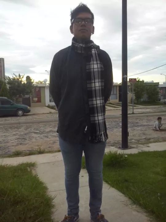 skyplum's tweet photo. @jorgegarralda Ayúdanos a difundir esta desaparecido el teléfono es de su mamá se perdió en Guadalajara 33 3454 1926 http://t.co/1B6LVVCPvK