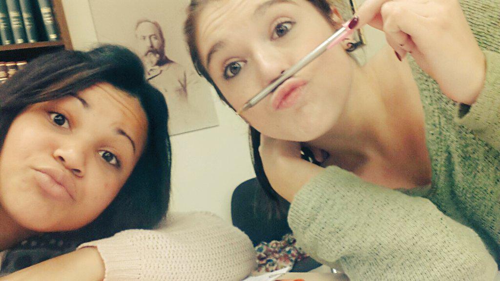 vickykt15's tweet photo. Tarde de biblio...👎 http://t.co/9Y6i4VSNmv