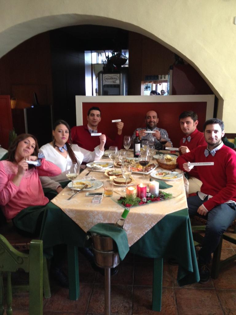 TabPepeBenigno's tweet photo. Comida de empresas y amigos!!felicidad http://t.co/lkFgTtND4y