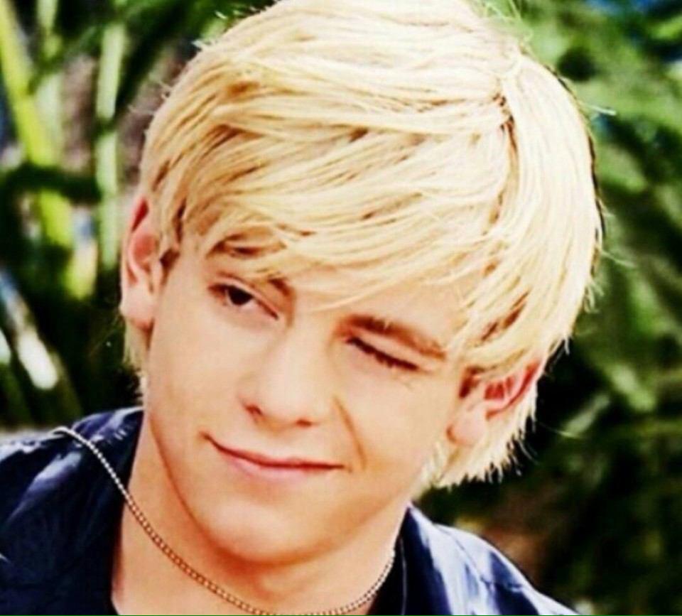      11 59                Ross Lynch Happy Birthday(*^ ^*)

Austin, Teen beach movie, R5    (^O^) 