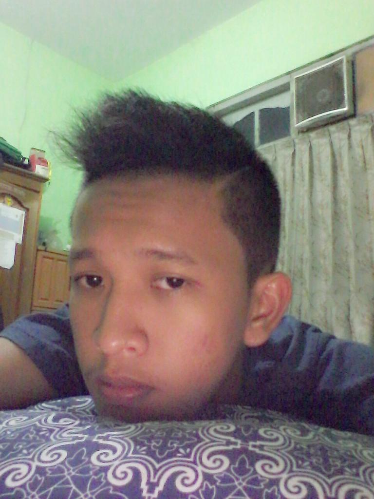 NugiNugraha26's tweet image. New hairstyle for 2015 ! 
Lets try to do out of comfortZone.
#GakNugiBanget #cacad #itsnotme #hiiih