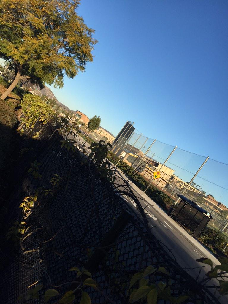 vito619's tweet photo. It's really clean in the streets when there is no school haha xp http://t.co/NBF0pE8L1Z