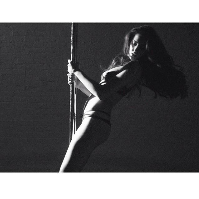 claryrpgmsd's tweet image. jfais du pole dance lol