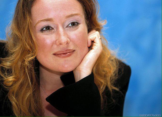 Happy birthday aka the fictional mother of the most beautiful princess, Anastasia. Have a GREYt day  