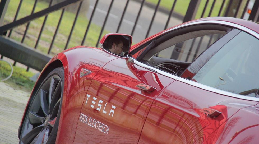Support us in voting <a href="/ElonMusk/">Elon Musk</a>, CEO @TeslaMotors &amp; <a href="/SpaceX/">SpaceX</a> as Person of the Year 2014 <a href="/Tijd/">De Tijd</a> tijd.be/service/persoo…
